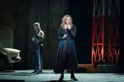 Proteste und Jubel: Anna Netrebko feiert Premiere in Berliner Staatsoper