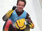 Rodeln: Felix Loch krönt Saison mit Bahnrekord beim Weltcup-Finale in Altenberg