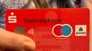 Saalesparkasse Halle sperrt 1.700 Konten: Ab April kein Online-Banking mehr möglich