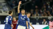 Schmerzhafter Sieg: Schalke bangt um verletzten Superstar Edin Dzeko