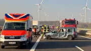 Schwerer Unfall auf A20 bei Jarmen: Zwei Verletzte, Autobahn voll gesperrt