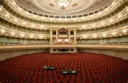 Semperoper Dresden startet mit zehn Premieren in neue Spielzeit unter dem Motto 'Stell dir vor, du bist Teil des Spiels'