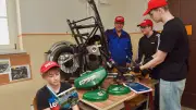 Simson-Mopeds als Türöffner: Schüler in Mansfeld-Südharz entdecken Berufe durch praktisches Schrauben