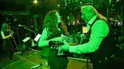 St. Patrick's Day in Aschersleben: Alte Hobelei erstrahlt in irischem Grün mit Folk-Klängen