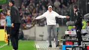 St. Paulis Trainer Blessin tobt: 