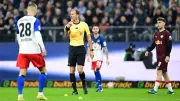 Tennisball-Protest unterbricht HSV-Spiel: Leipzig gewinnt knapp mit 2:1