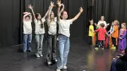 Theaterpädagogin zaubert Fantasiewelten: Güstrower Kinder begeistern mit Winterferien-Projekt