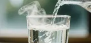 TikTok-Trend: Ist heißes Wasser wirklich so gesund, wie behauptet wird?