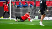 Torwart-Krise vor Bayern-Spiel: Union Berlins Ersatzkeeper Raab droht langer Ausfall