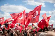 Türkei: Erneut CHP-Bürgermeister bei Razzia festgenommen – Opposition unter Druck