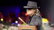 Udo Lindenberg wird 80: Panikrocker eröffnet Kunstausstellung in Werl mit Live-Konzert