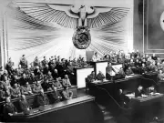 US-Nationalarchiv macht NSDAP-Mitgliedskarteien online zugänglich: Familienforschung zu Nazi-Vergangenheit