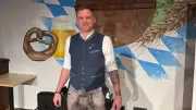 Vom Bundesliga-Feld zur Gastronomie: Ex-Profi Sascha Dum serviert jetzt Bier