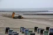 Wangerooge startet Strandaufspülung: 30.000 Kubikmeter Sand für die Tourismussaison