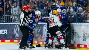 Wilde Massenschlägerei bei Playoff-Kracher: Einer muss direkt in die Kabine