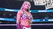 WWE-Star Tiffany Stratton enthüllt skurrile Fan-Wünsche: „Keine Fußfotos!“