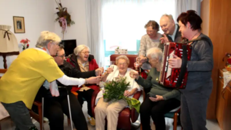 100 Jahre jung: Elfriede Gräber aus Mansfeld feiert Jahrhundertgeburtstag mit täglichem Sport