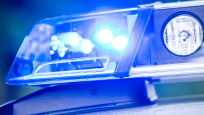 29 Feuerwehrleute löschen Reizgasnebel nach brutaler Prügelei vor Eisleber Supermarkt