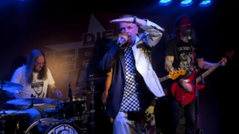 40 Jahre Die Skeptiker: Punk-Klassentreffen in Halle begeistert