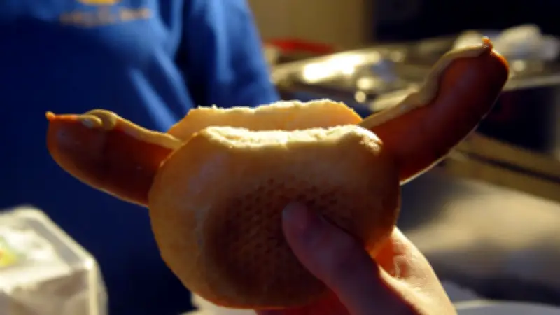 67-Jährige jagt Bockwurst-Dieb und stellt ihn selbst zur Rede