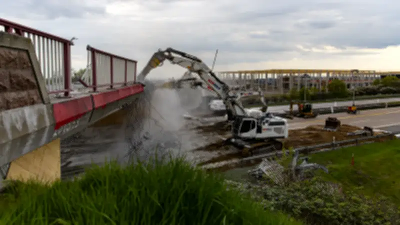 A 14 bei Gröbers: Vollsperrung nach Brückenabriss aufgehoben - Neubau ab 2027 geplant