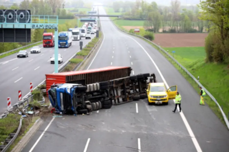 A7 bei Göttingen nach Lkw-Umsturz wieder frei - Kilometerlanger Stau aufgelöst