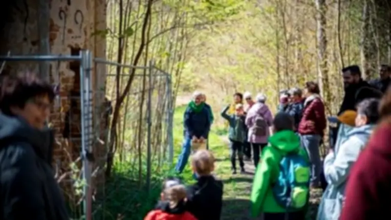 Abendliche Geschichtswanderung durch Neustrelitz: Versteckte Orte entdecken
