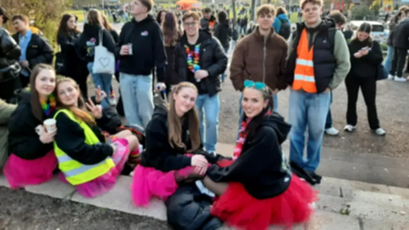 Abi-Fete auf Peißnitzinsel: Zögerlicher Start, dann volle Party bis 23 Uhr