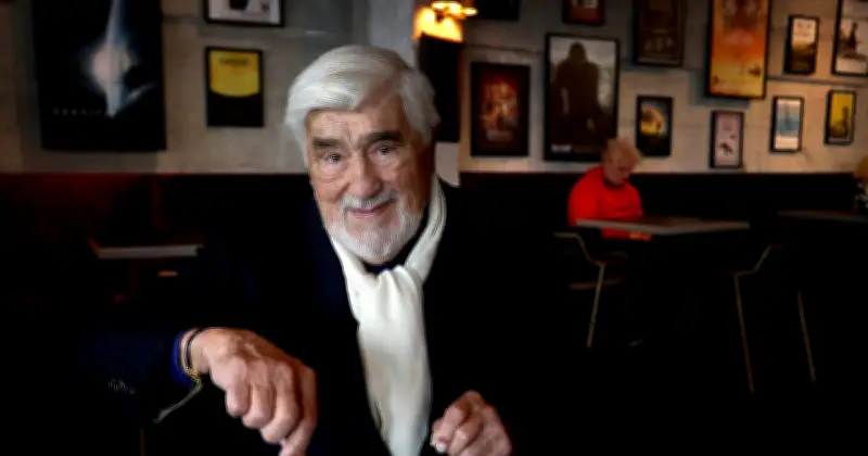 Abschied von Mario Adorf: Ein letzter Besuch in seiner Münchner Schwabinger Wohnung