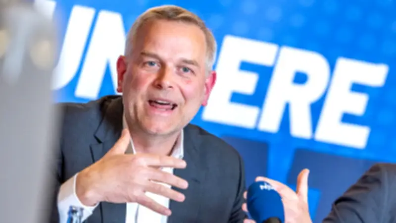AfD wirft Umweltminister Backhaus Wahlkampf mit gestrandetem Wal Timmy vor