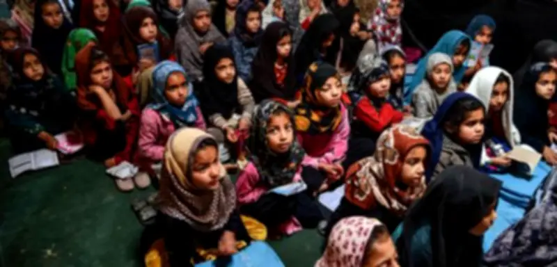 Afghanische Mädchen kämpfen gegen Taliban-Bildungsverbot: Ein Brief an die Welt