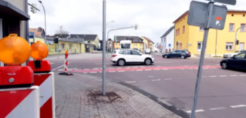 Ampelausfall an Köthener Krankenhauskreuzung: Verkehrsteilnehmer müssen Vorfahrtsregeln beachten