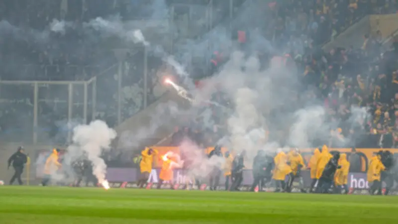 Analyse des Dresden-Chaos: Fünf Sicherheitslücken im Rudolf-Harbig-Stadion