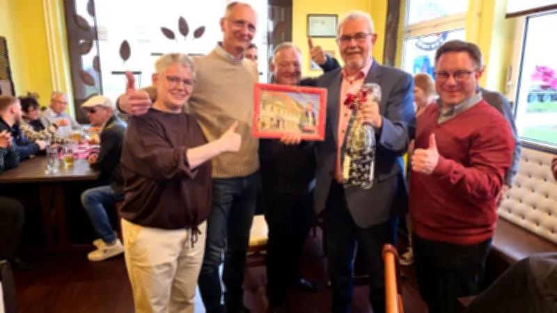 Andreas Dittmann bleibt Bürgermeister in Zerbst: SPD-Politiker siegt deutlich gegen AfD-Herausforderer