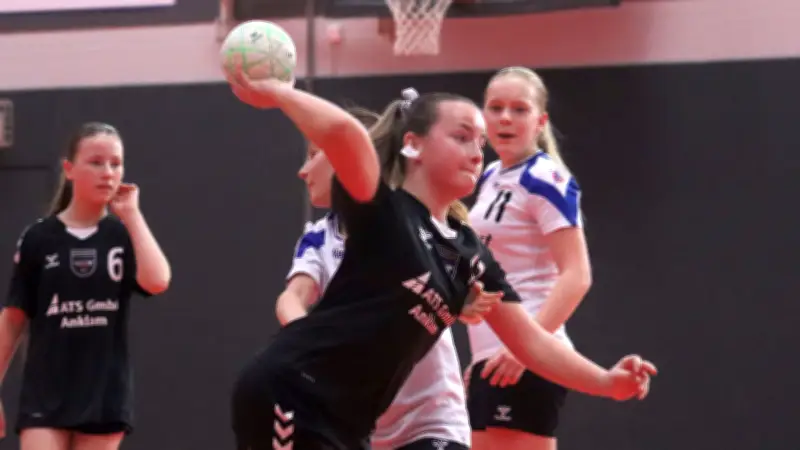 Anklams D-Juniorinnen setzen im Spitzenspiel gegen Loitz ein klares Ausrufezeichen