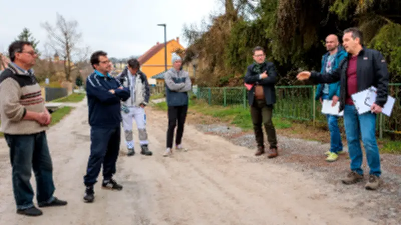 Anwohner in Droyßig äußern Sorgen bei Versammlung zum Straßenausbau