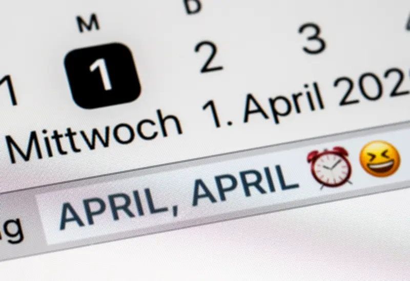 Aprilscherze im Büro: Wenn Humor arbeitsrechtliche Konsequenzen nach sich zieht