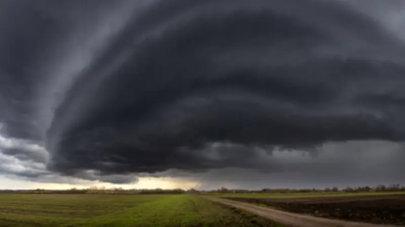 Aprilwetter in Sachsen-Anhalt: Starkregen und Sturmböen zum Wochenstart
