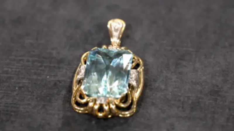 Aquamarin-Anhänger bei 'Bares für Rares': Familienerbstück übertrifft alle Erwartungen