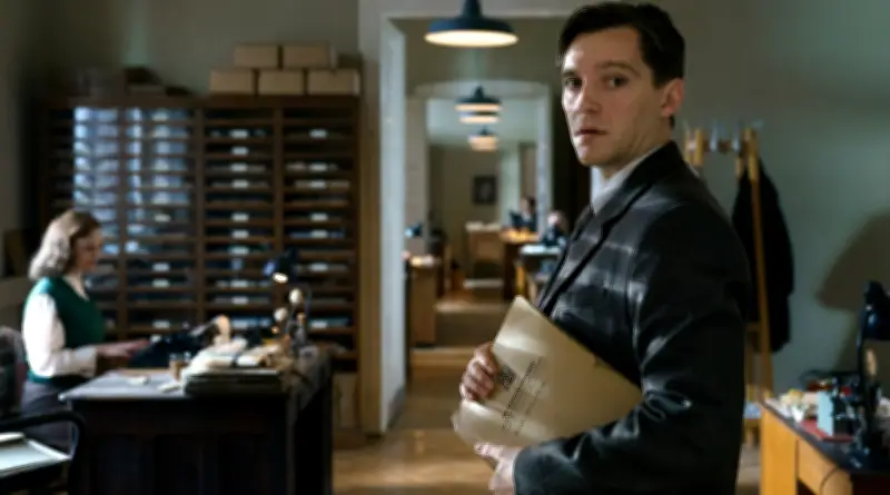 ARD-Mehrteiler "Sternstunde der Mörder": Jonas Nay jagt Serienmörder im Kriegs-Prag