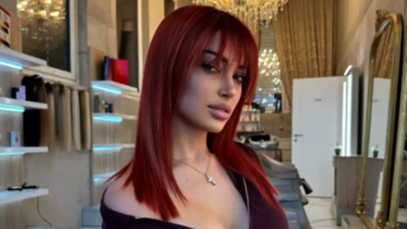 Ariel kehrt zu rotem Haar zurück: Reality-Star setzt bei Awards auf Signalfarbe