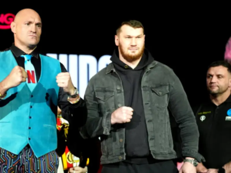 Arslanbek Machmudow: Der Boxer, der mit einem Bären rang und nun Tyson Fury herausfordert