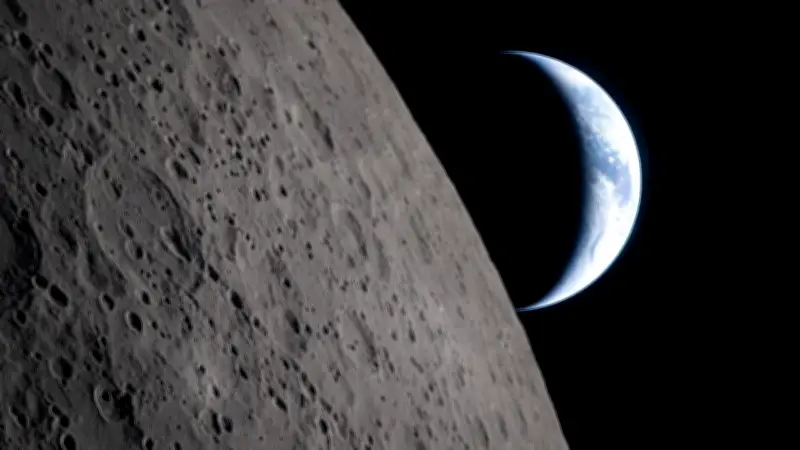 Artemis-Astronauten fotografieren spektakulären Erduntergang hinter dem Mond