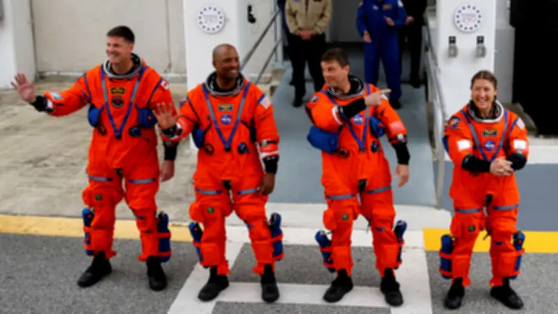 Artemis II: Die ausgewählten Astronauten betreten das Raumschiff für historische Mondmission