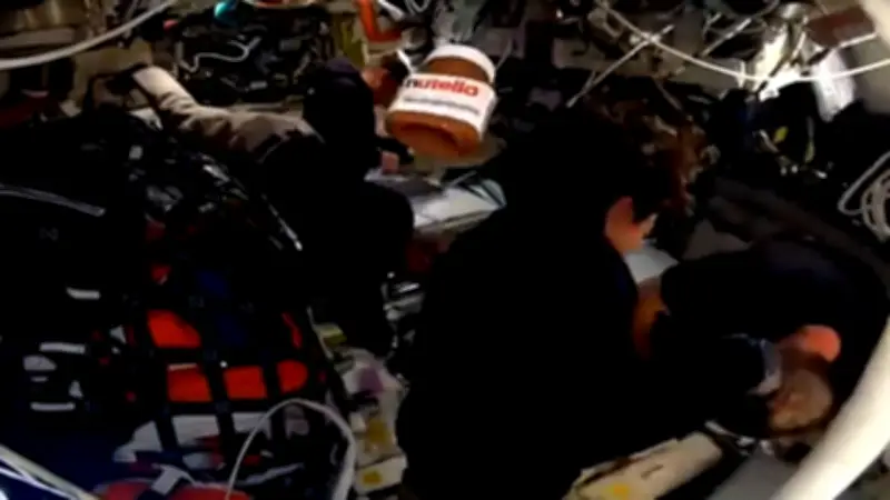 Artemis-Mission: Nutella-Glas schwebt durch Raumschiff in Schwerelosigkeit