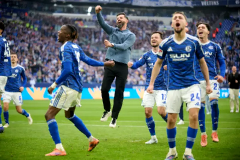 Aufstiegsrennen in der 2. Liga: Schalke führt, aber die Konkurrenz drängt