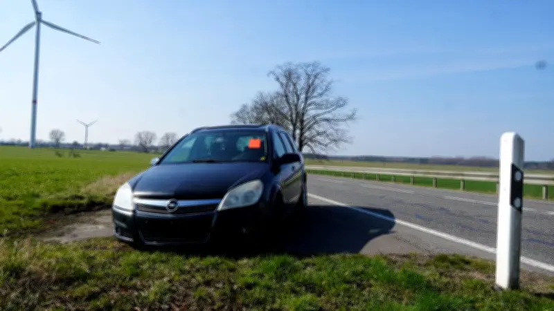 Ausgebrannt und zurückgelassen: So geht es mit illegal abgestellten Fahrzeugen weiter