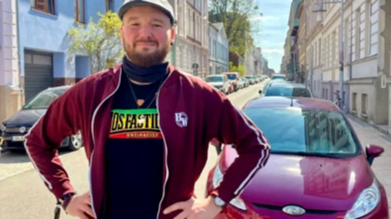 Auto-WG in Schwerin: Robert teilt sein Auto und sucht Mitstreiter