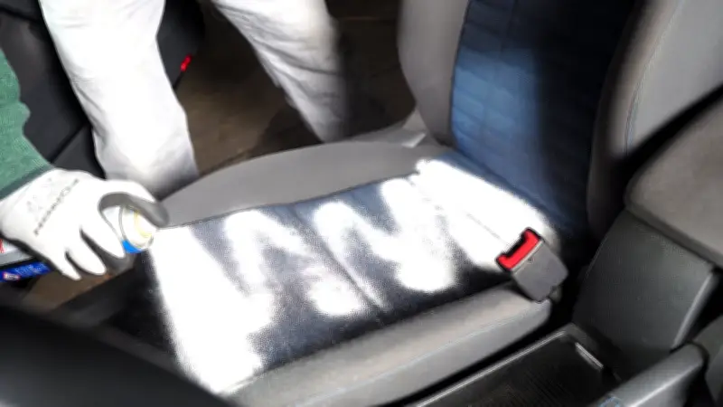 Autopolster reinigen: So werden Sitze wieder wie neu