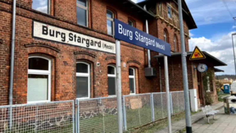 Bahn lädt zum Dialog: Bauarbeiten am Bahnhof Burg Stargard im Fokus